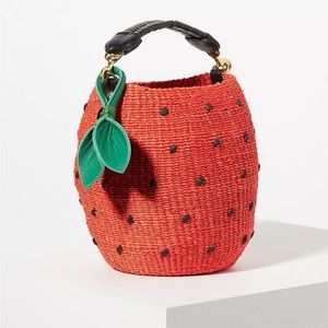 clare v pot de miel- Strawberry